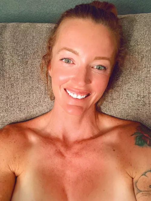 Looking right at you. by fitredd