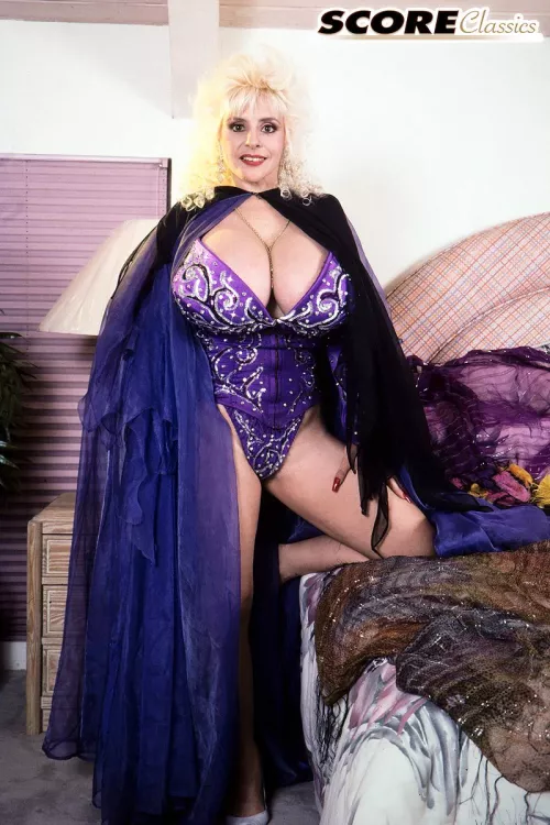 Lulu Devine by BitsnBoobs