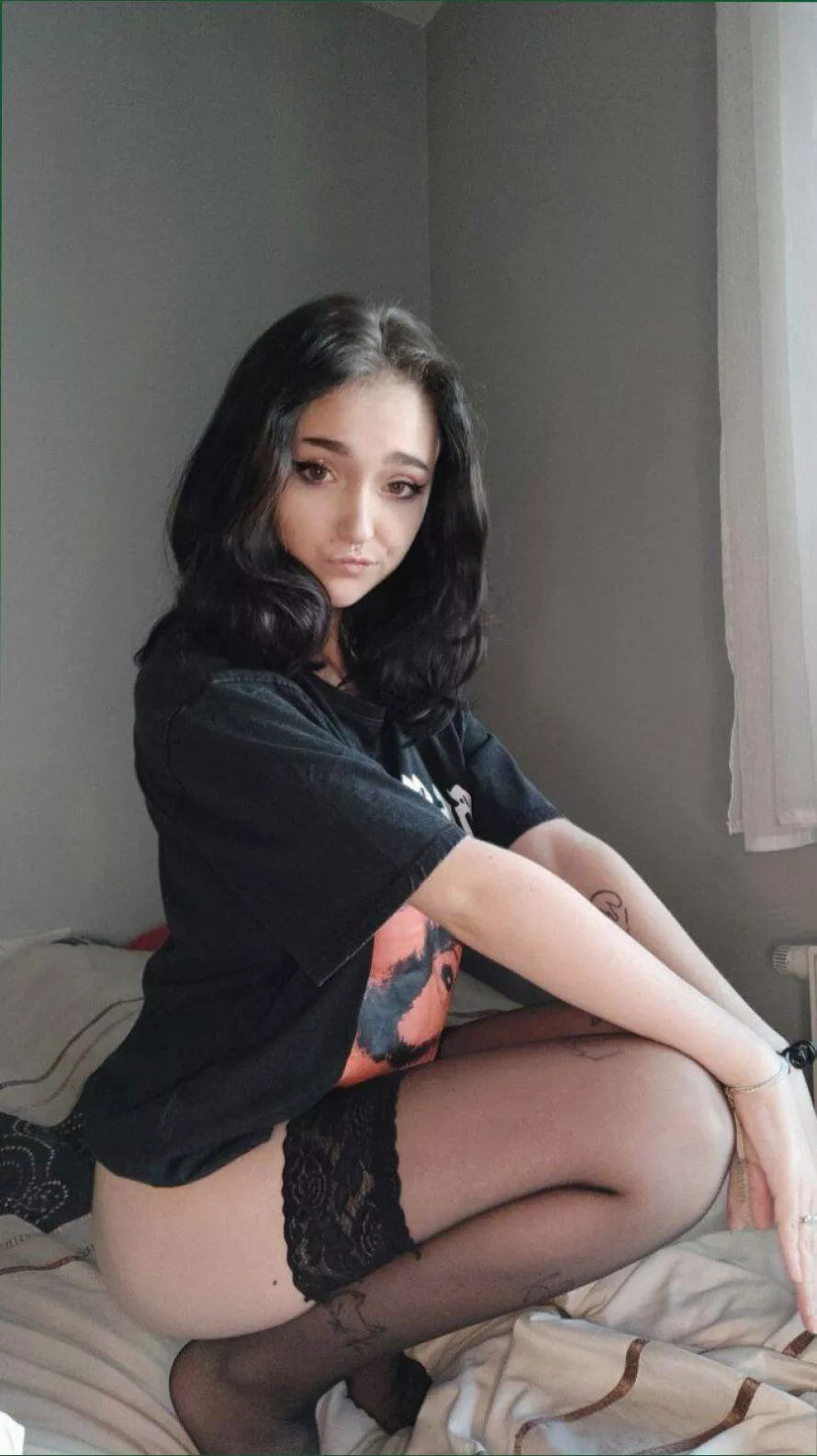 Need to have some fun with someone in my thigh highs 🙈 posted by zedstrox