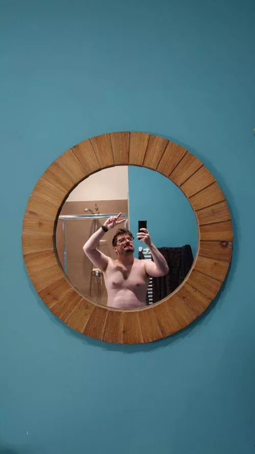 New place, new mirror, same me ✌🏻 by Azovik