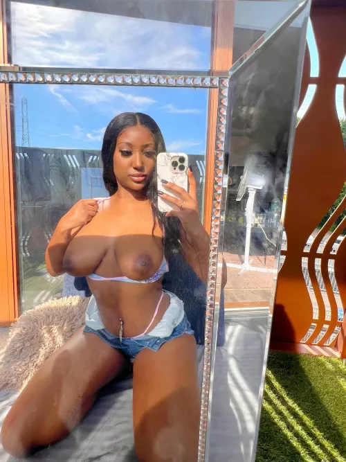 Outside nudes are the best by Freakyforeign