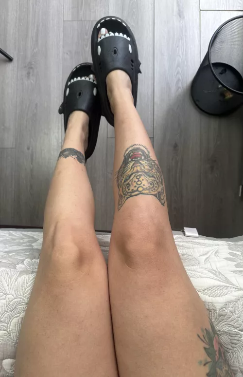 tattooed legs yes! by ottaviia