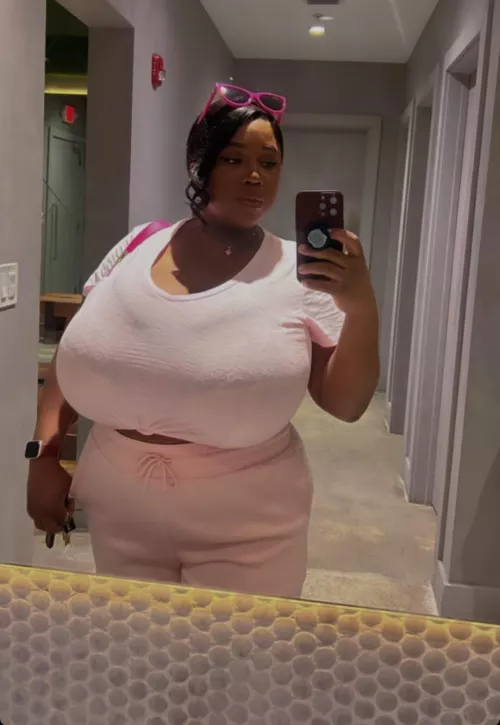 The GOAT looking massive by rudeNwrecked