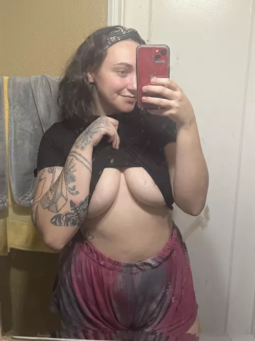 They always want to bust out by whoreofhorror666