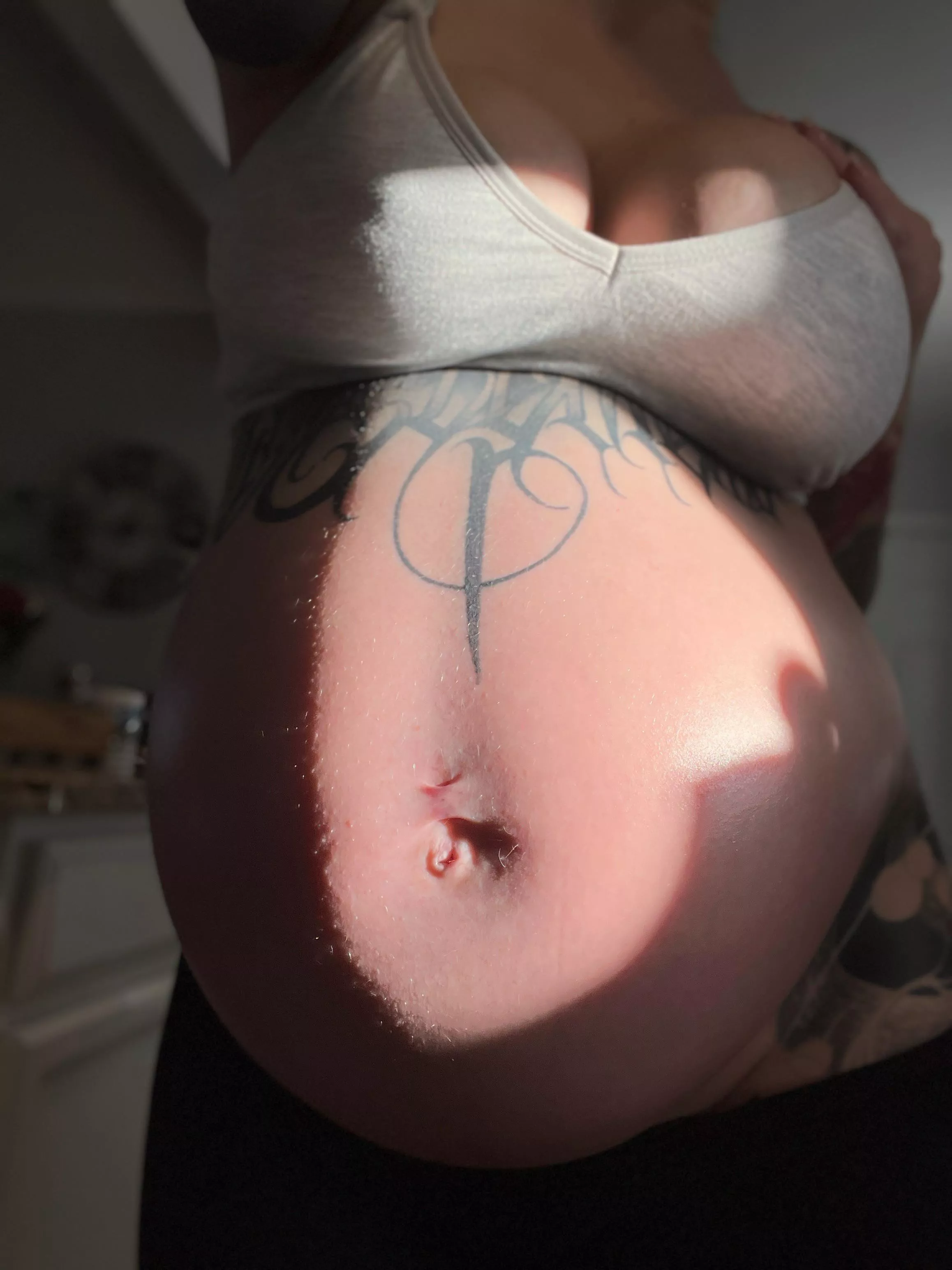 This 9 month belly makes me feel so sexy! posted by raginpigletxx