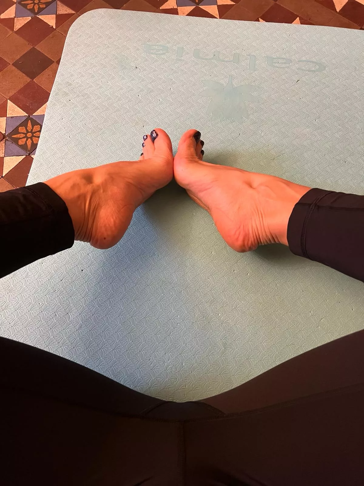 time for my pilates OC posted by MalinaWhispers