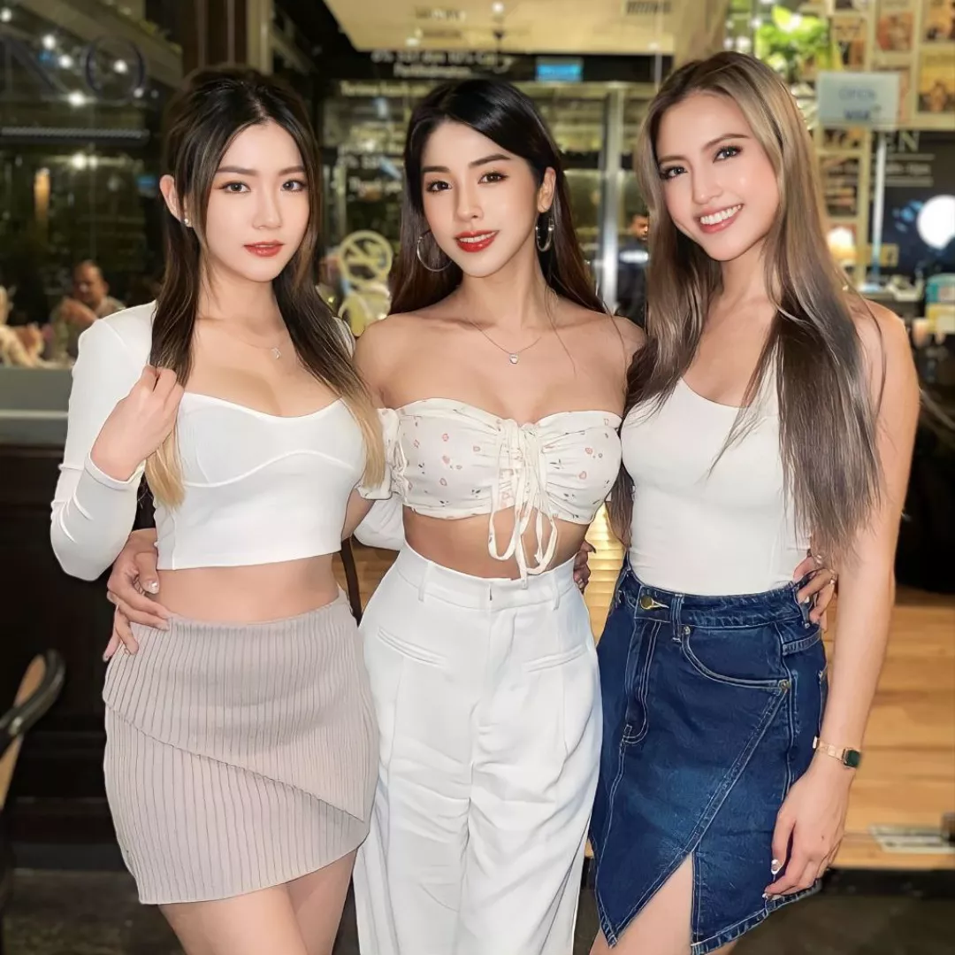 White Tops [3] posted by LetOk6389