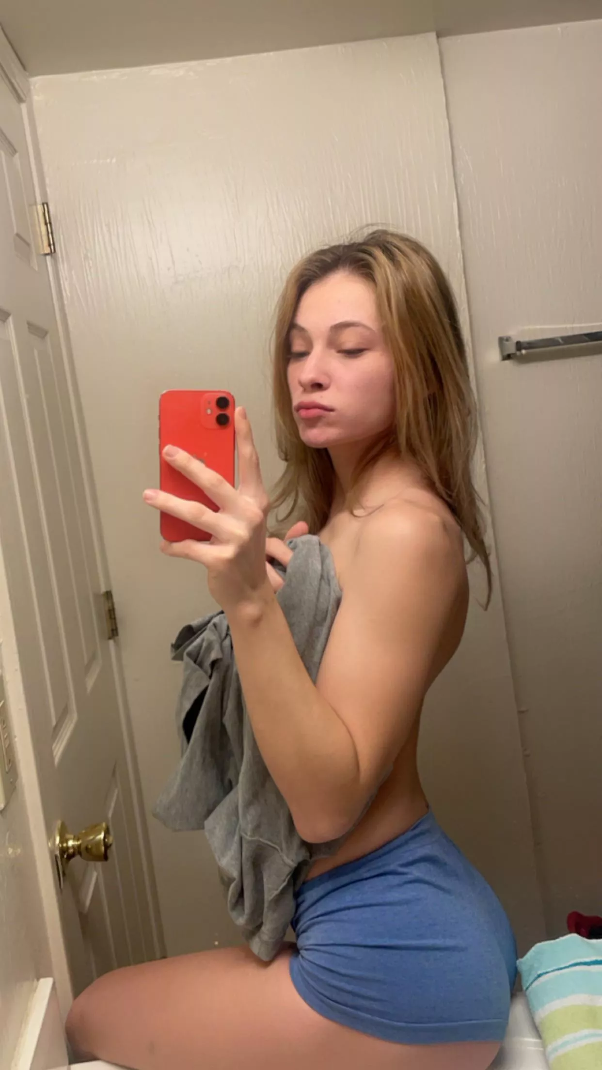 Who’s tryna snap ? posted by only1barbiee