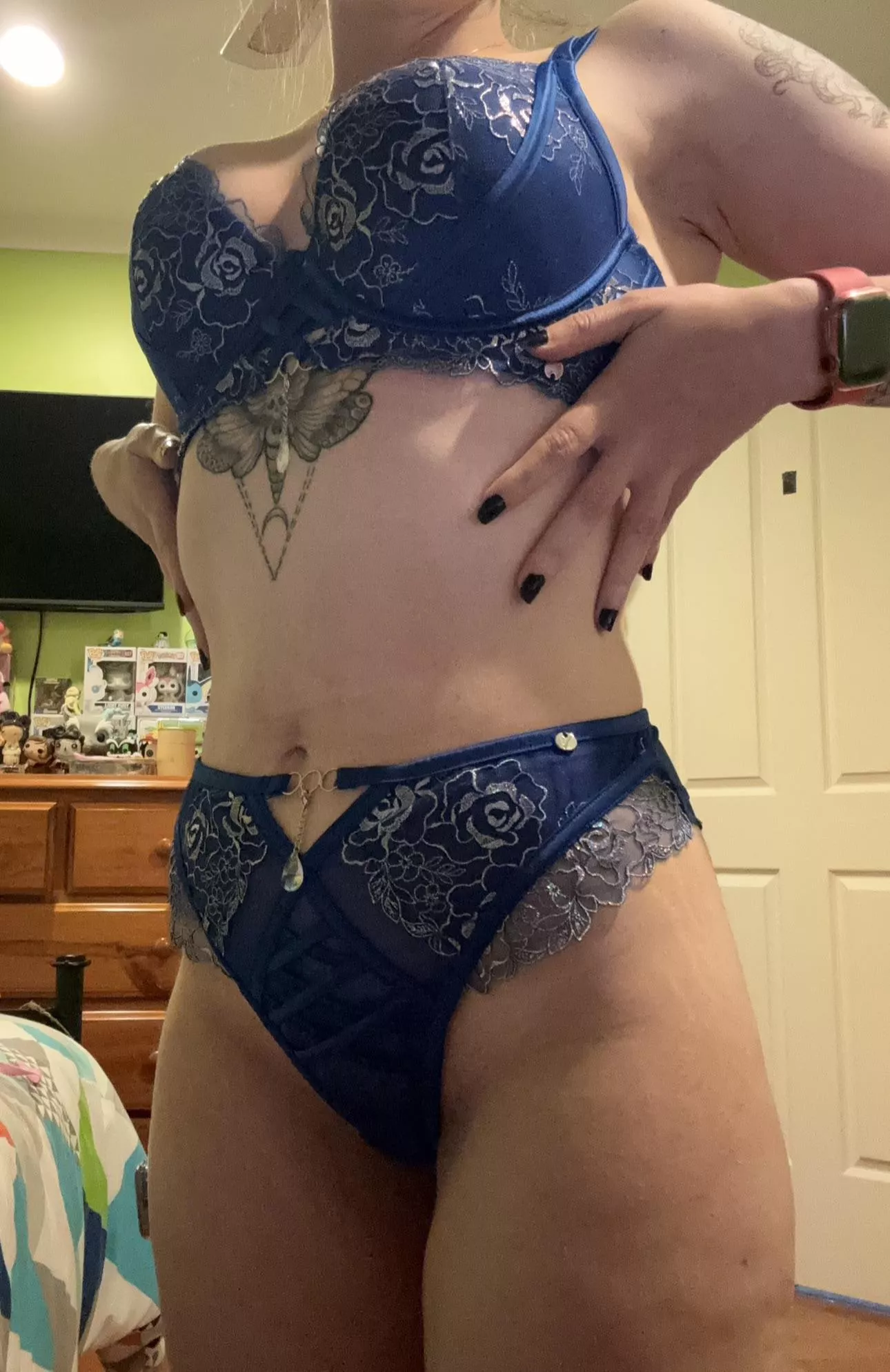 Would you jerk off to my nudes? posted by SoochyBaby