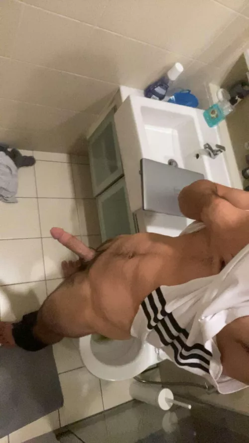 19, just finished a bball game and hirny asf. snap is: simone24633 by Embarrassed_Cup1731