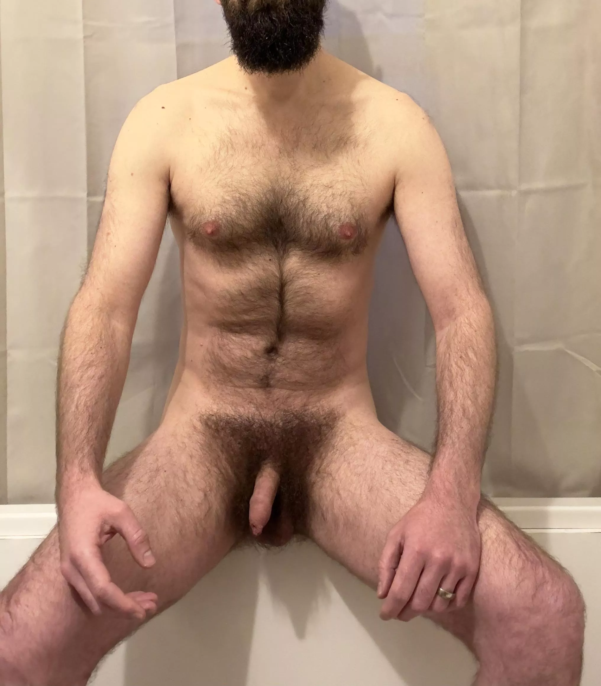 [42] Just a hairy dad bod wondering if you’d like to sit on my knee? posted by beard-hair-banana