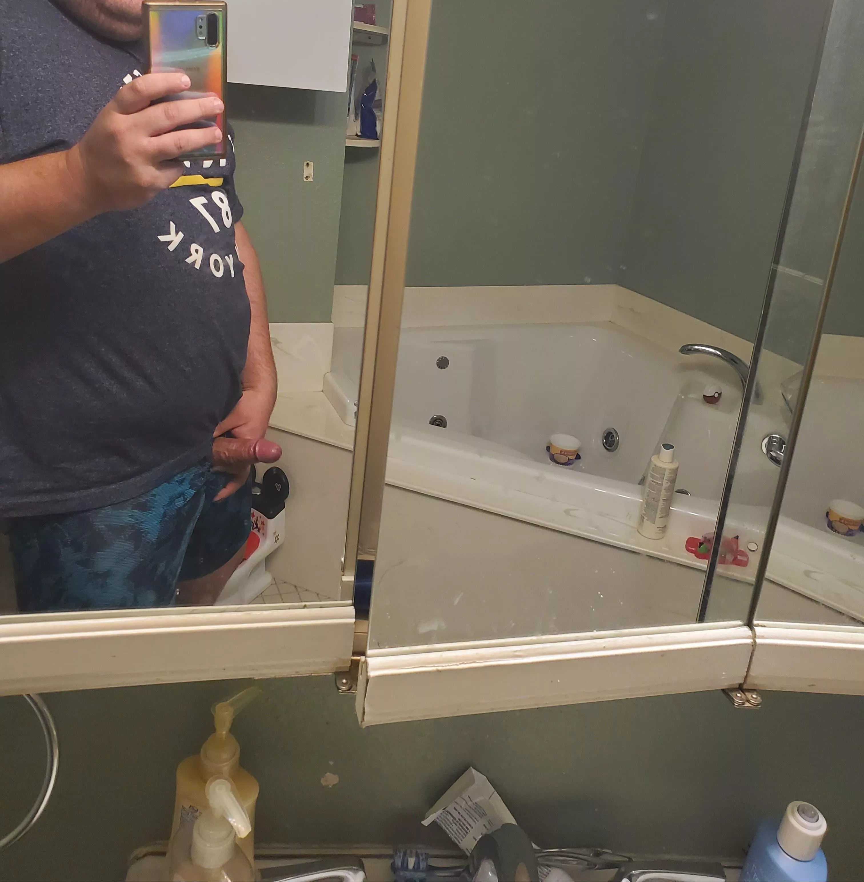 Any younger chub tops wanna chat dm me posted by Living-Fall-5908