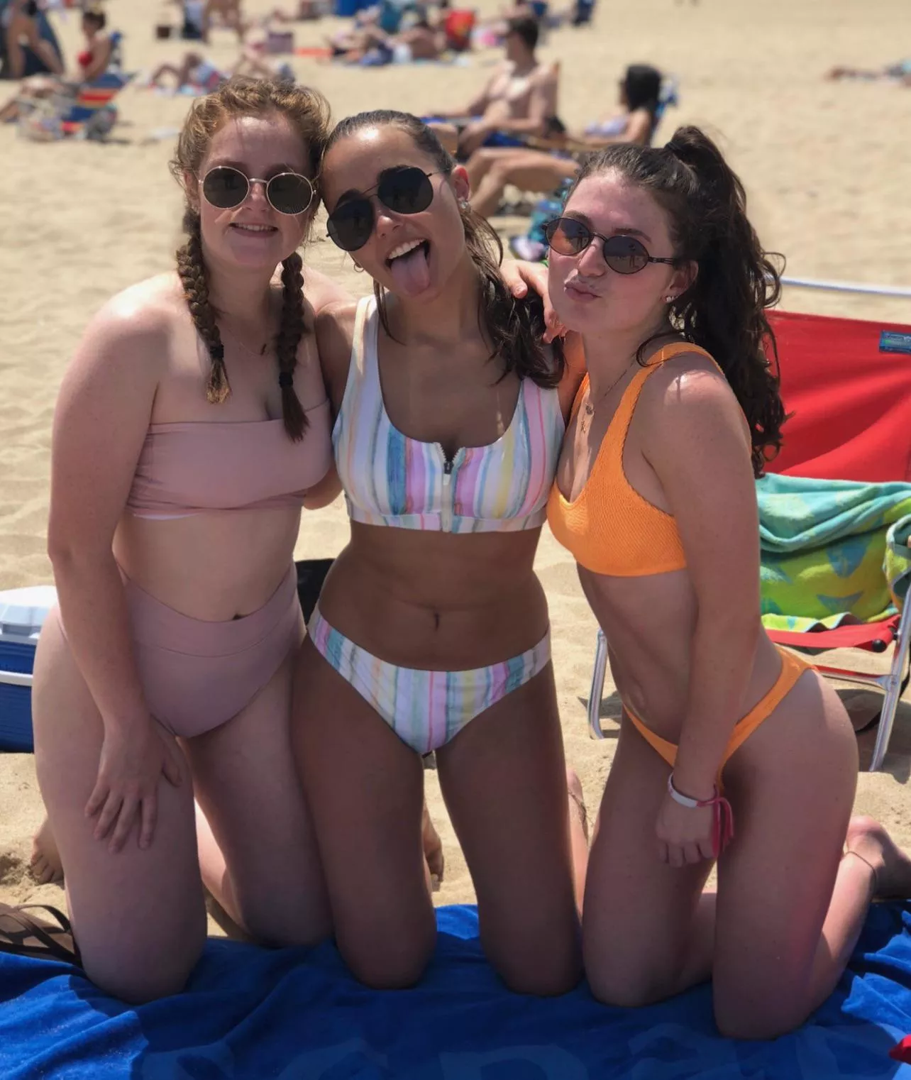 Bikini Teens posted by hungshare