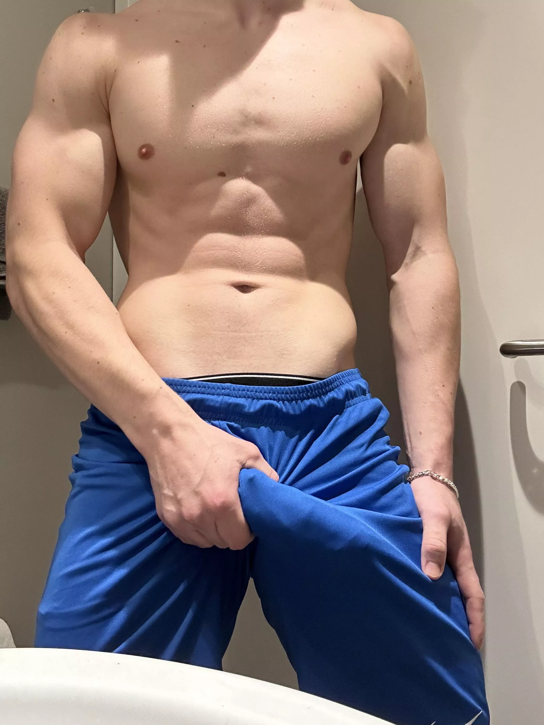 Bulge too big it needs to be let loose posted by seblucky96