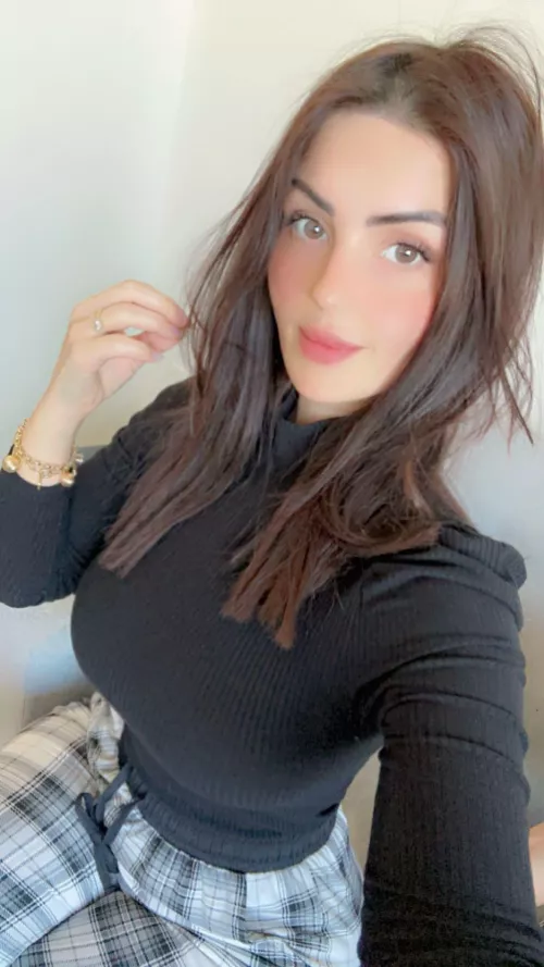 Busty Babe in Black by Layana_sa