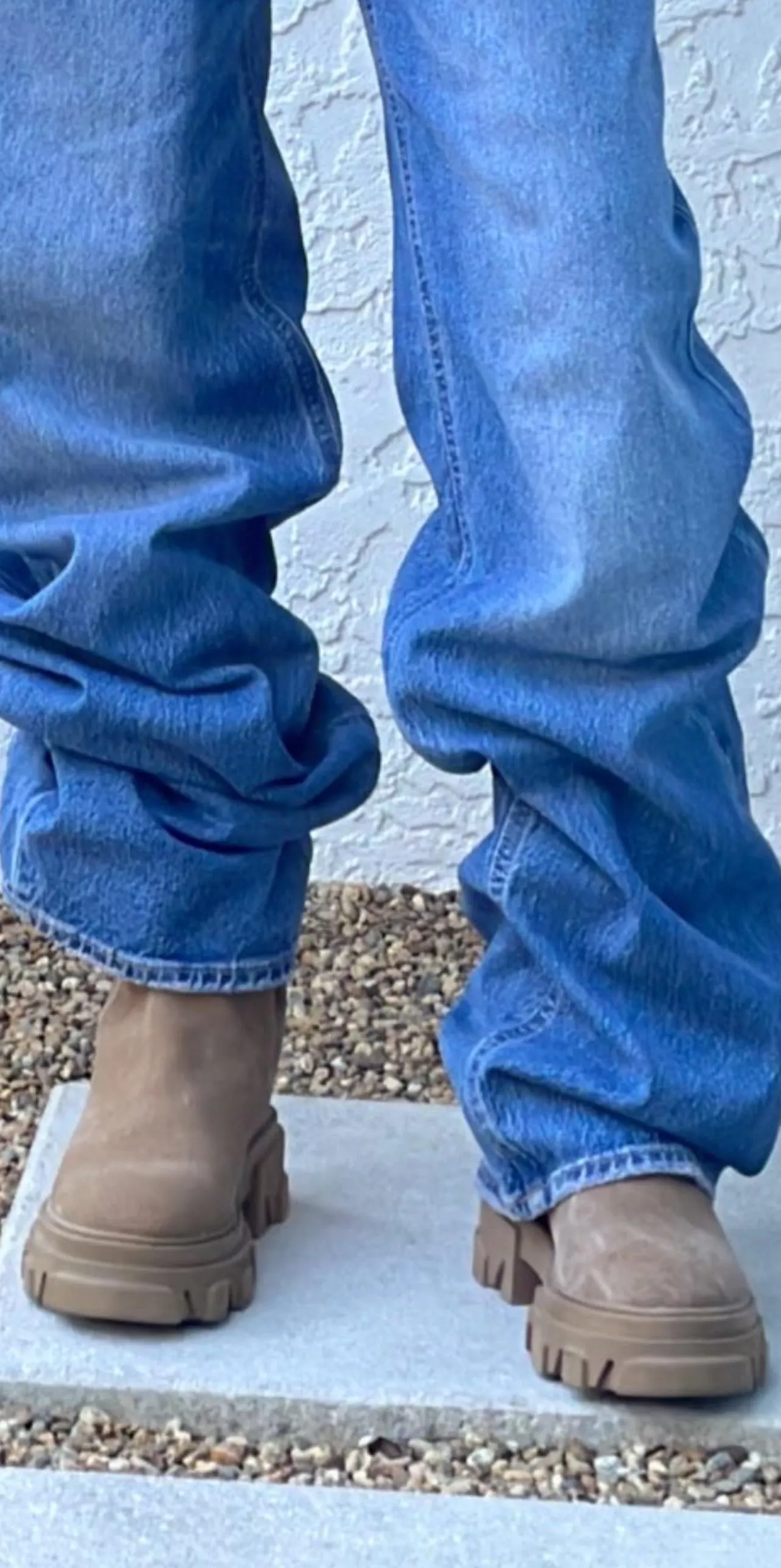 Can anyone help identify these boots ? posted by DazedandBlonded