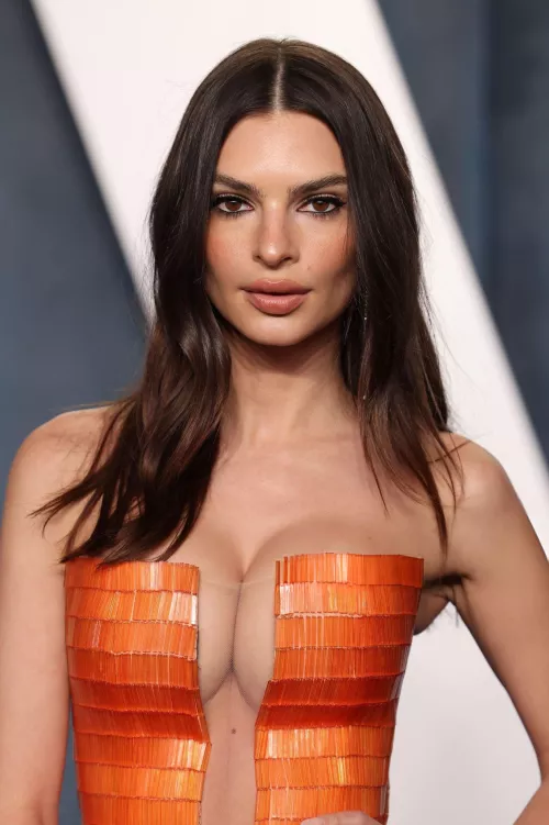 Emily Ratajkowski by Mysterious-Radish-64