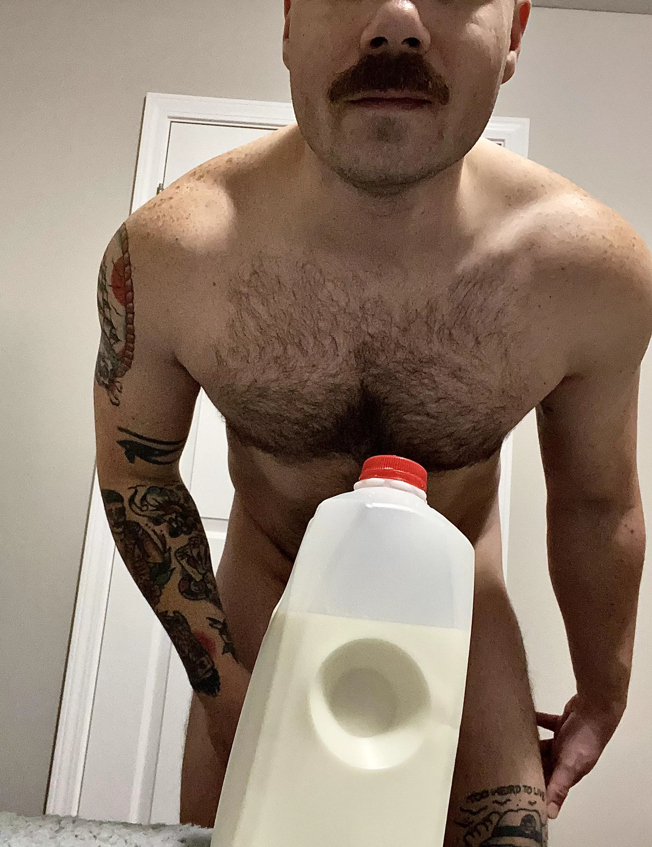 Hey neighbor… just your DILF next door returning that milk you let me borrow. Now let’s make a mess of that pretty little face. 😘🥛 posted by Kurt_Wood