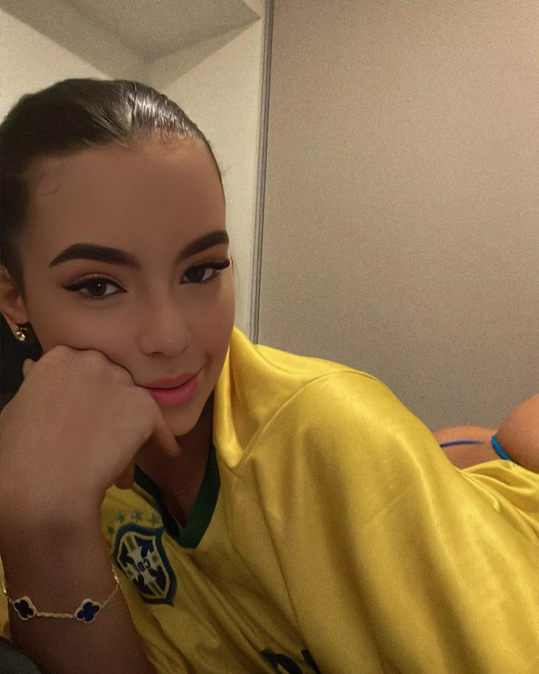 How is the back view? posted by itsmiaazalea