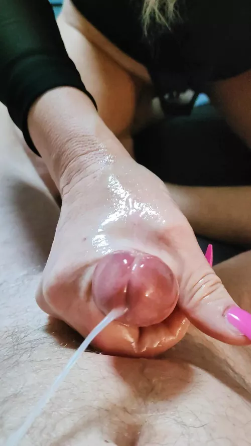 I love it....extreme cumshot by Elis_Adams