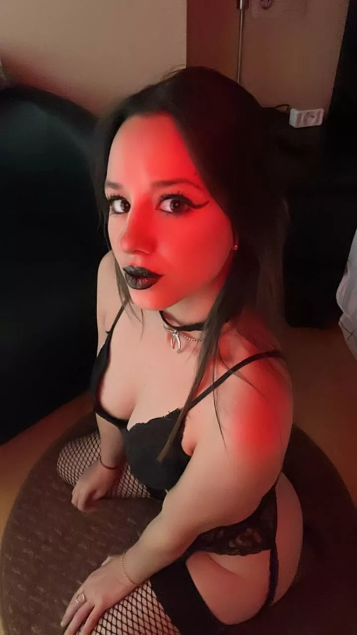 I'm wondering if it's normal that older men turn me on posted by Its_Princess_Names