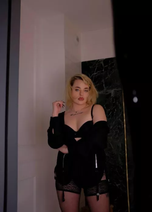 Just my outfit for our first date, any chances you'd fuck me? by dropperu