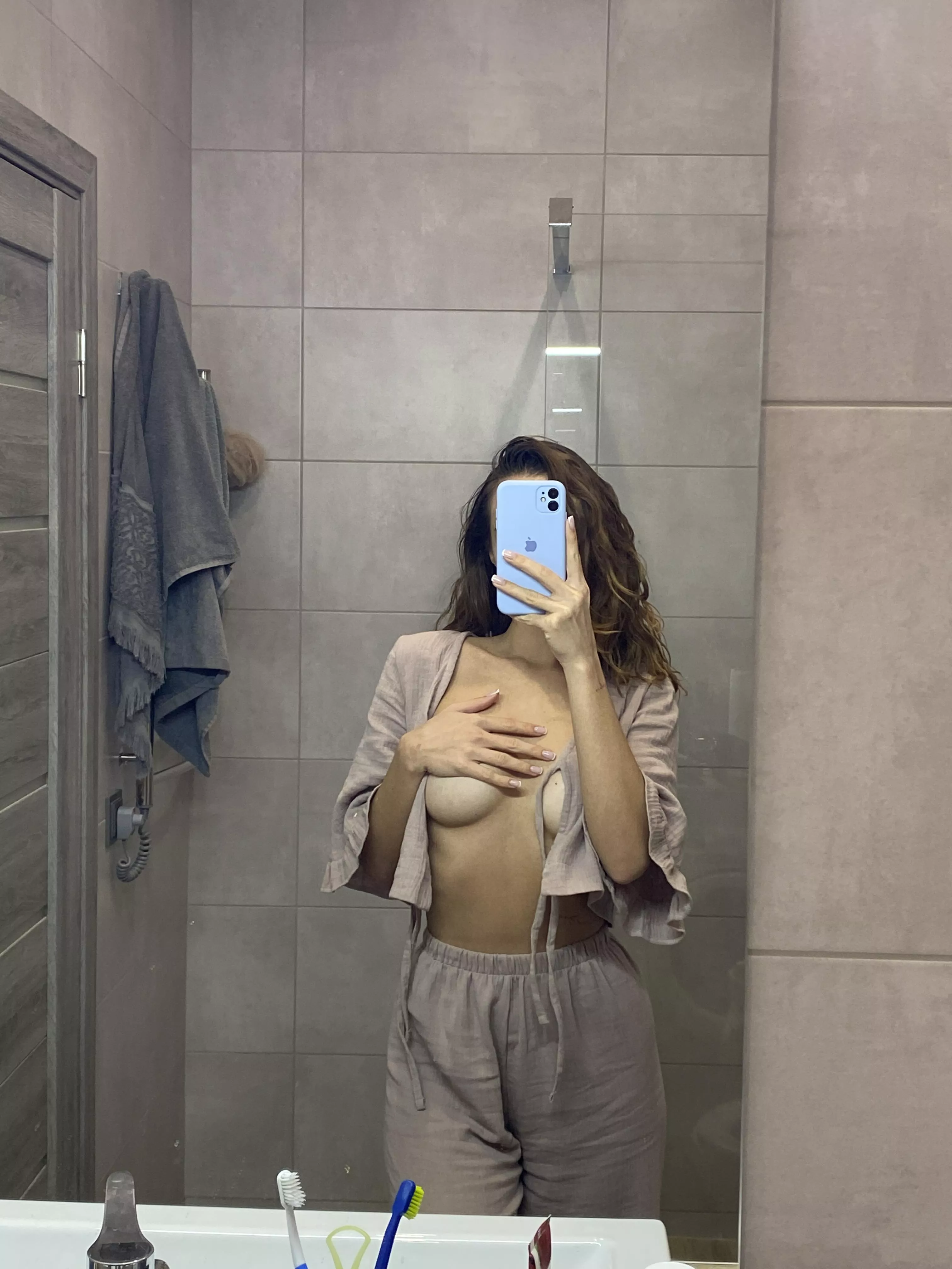 keep me company in the shower posted by Knohno