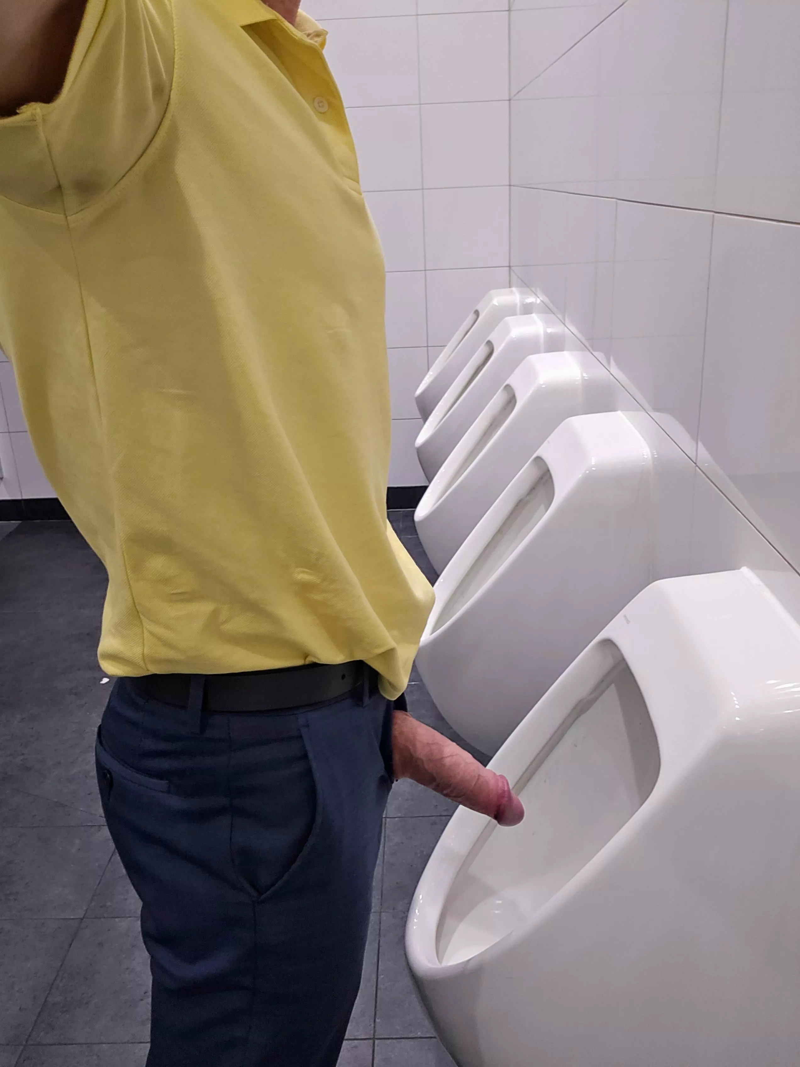 Looks like I'm here alone...for now. Imagine catching me taking this photo. Would you just pretend nothing happened? posted by imokjustlooking