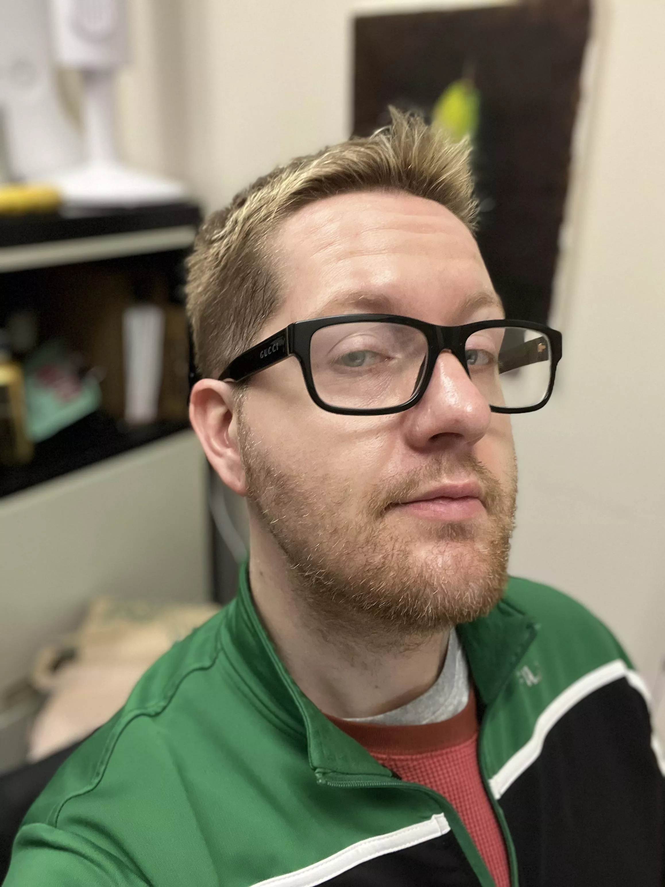 Morning! Do I look as tired as I feel? posted by Daveylonglegs