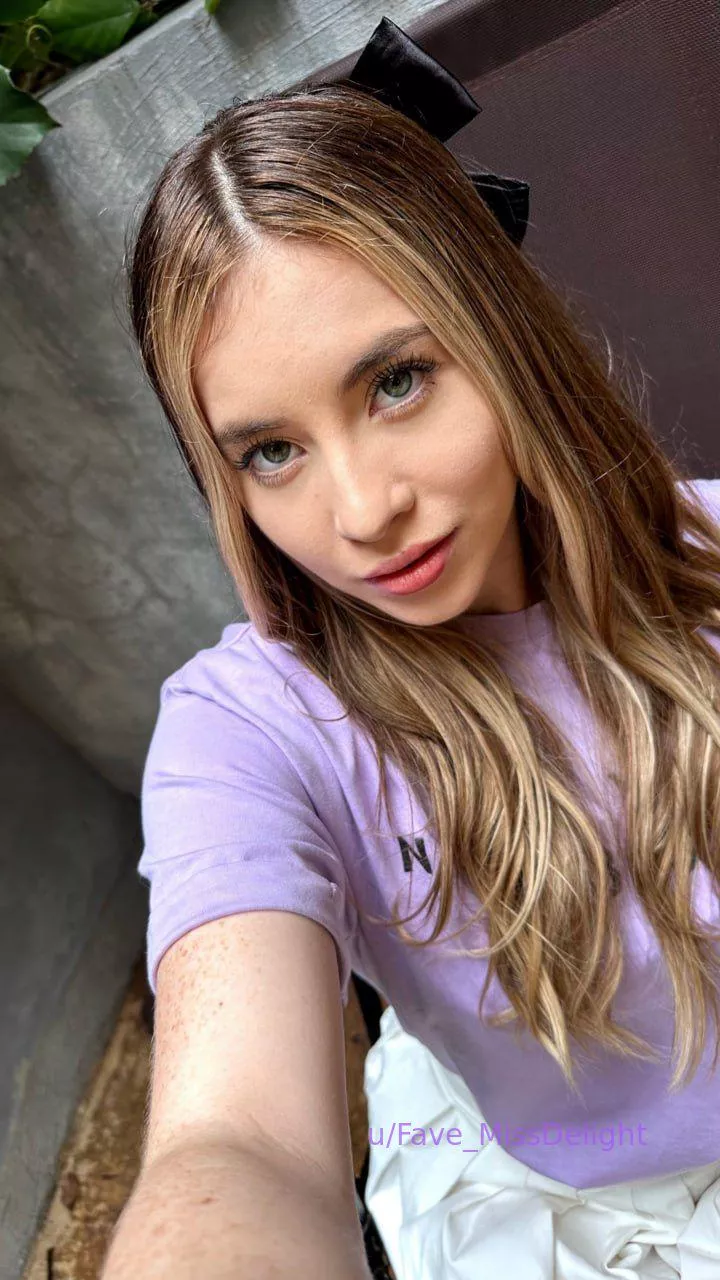 my eyes can smile too, when im close to u F19 posted by Fave_MissDelight