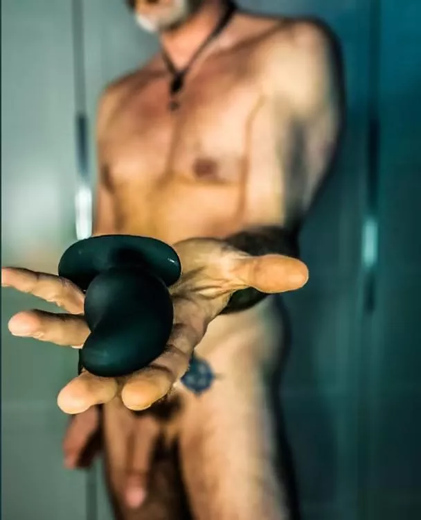 My Favorite E-stim Beating Mango posted by Julyxx1