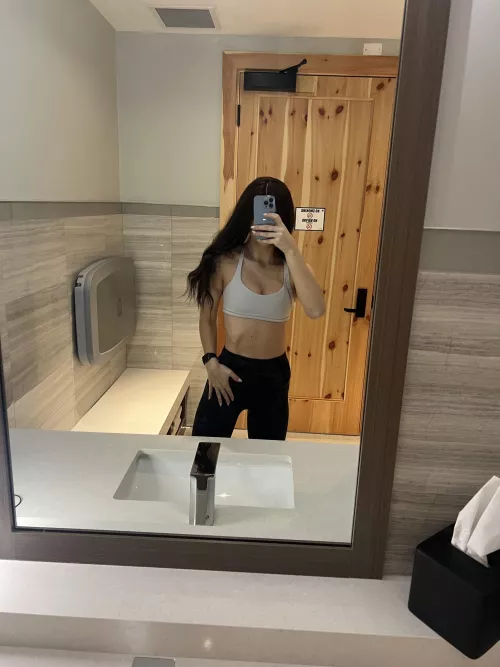 My gym husband showed up with his girlfriend - Time to make her jealous by labeloiseau