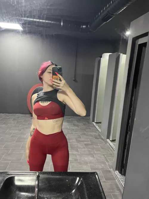 My sporty red look by Dominika_wilde