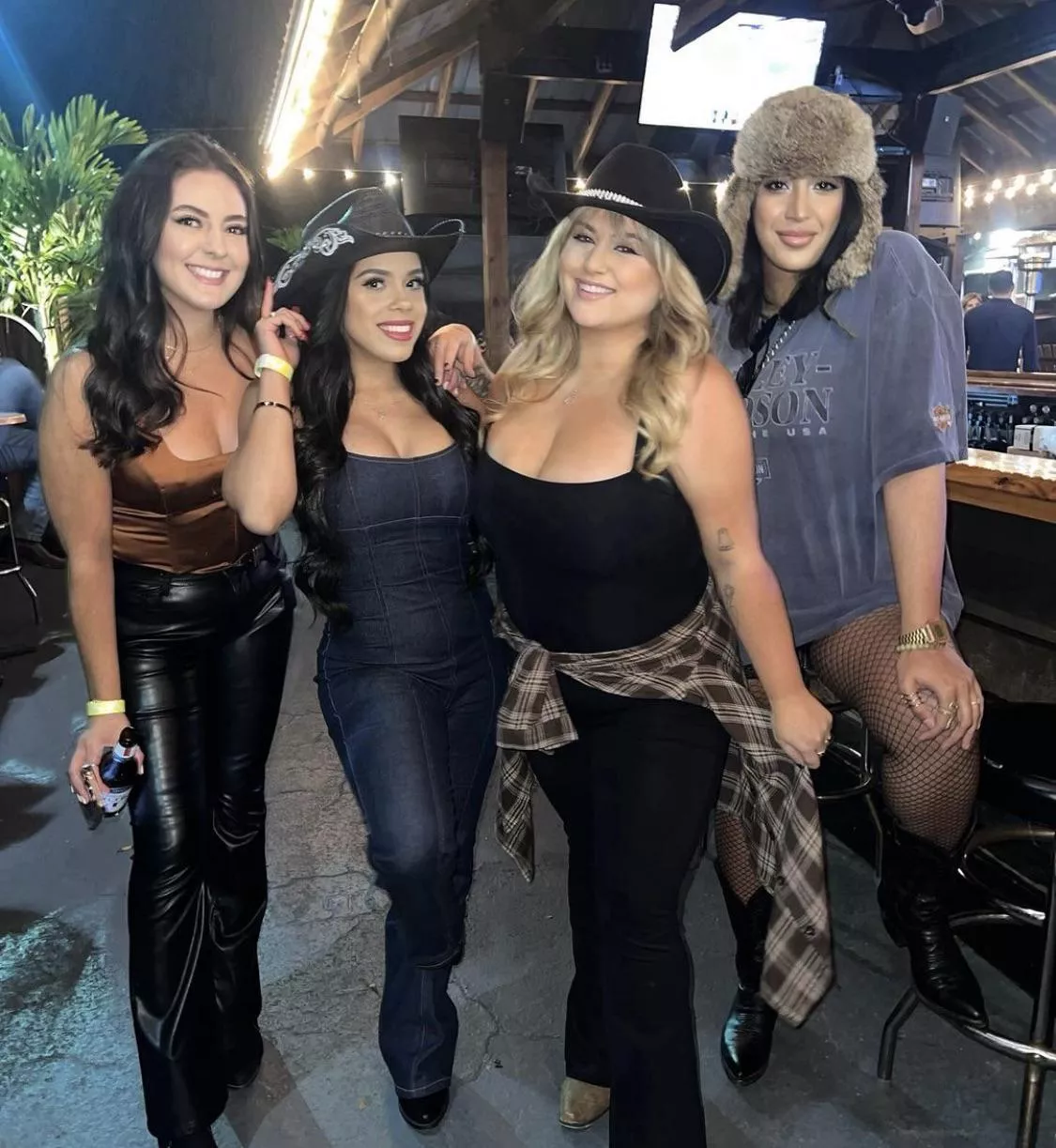 Out in downtown posted by eazyknight