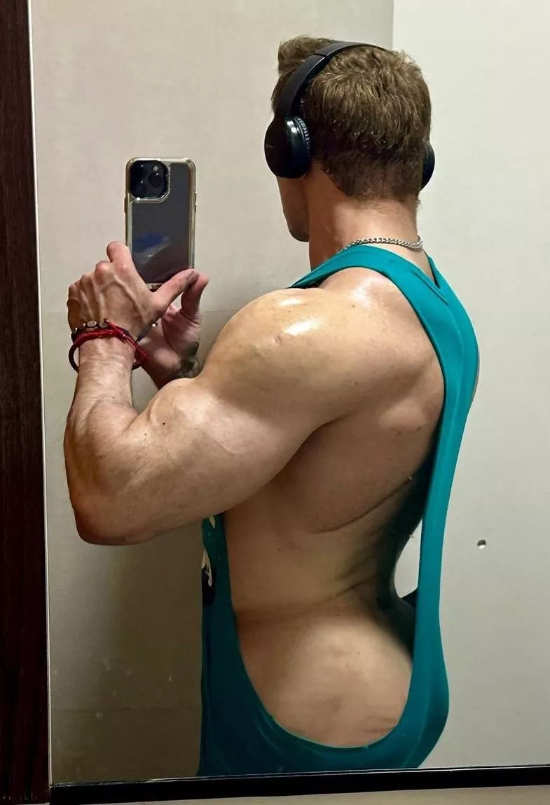 peek-a-boo posted by flicker_nyc