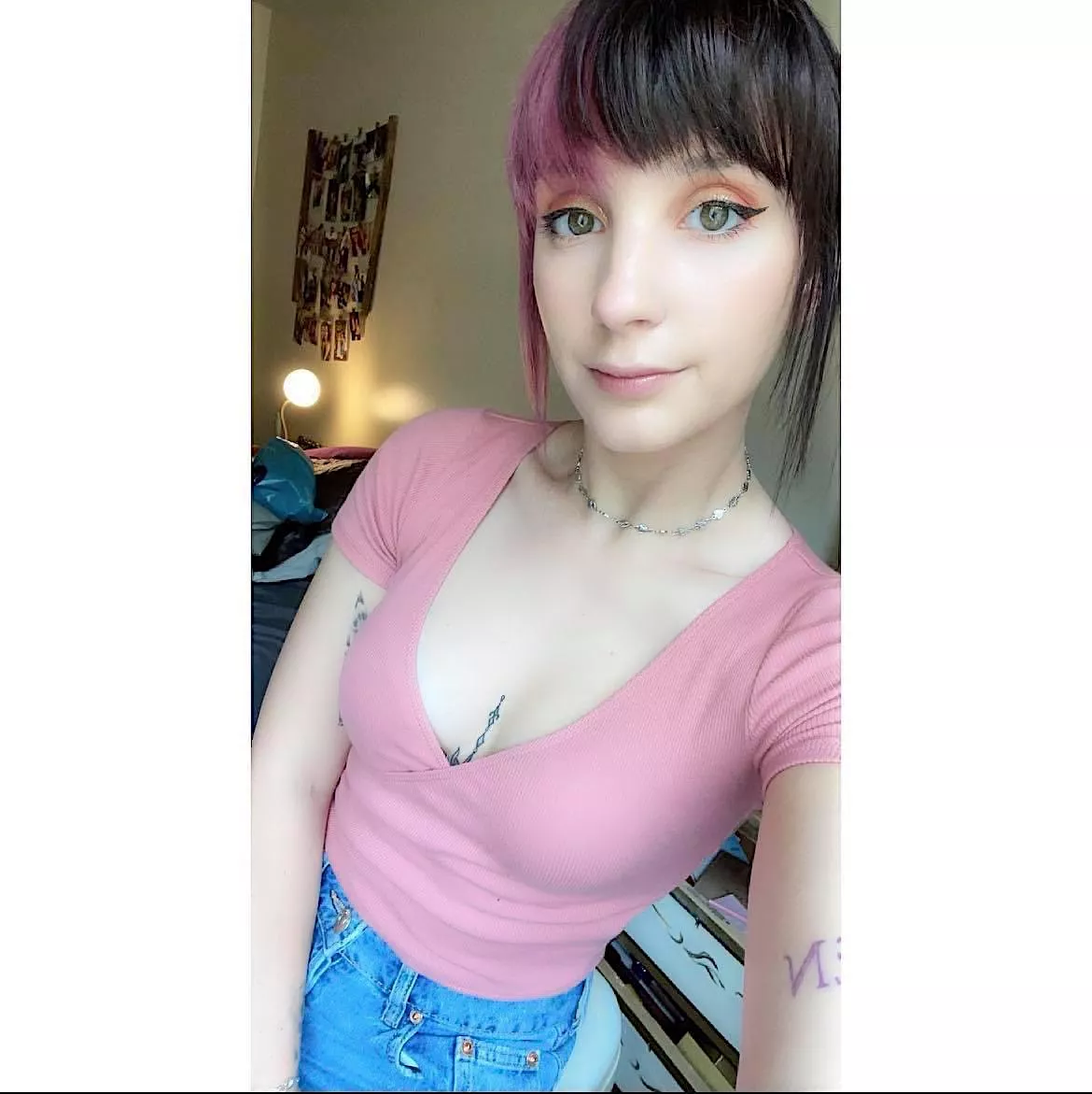 Pretty in Pink posted by BestSelfieCollection