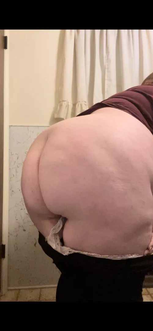 Sit by CandiedGingerMILF