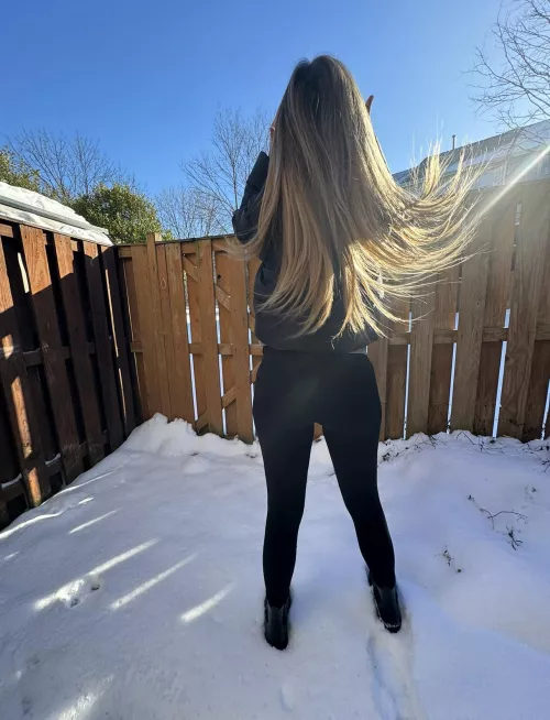 Snow bunny by angelsolexx