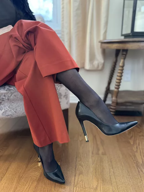 Spending the day distracting my coworkers by pixiefeet76