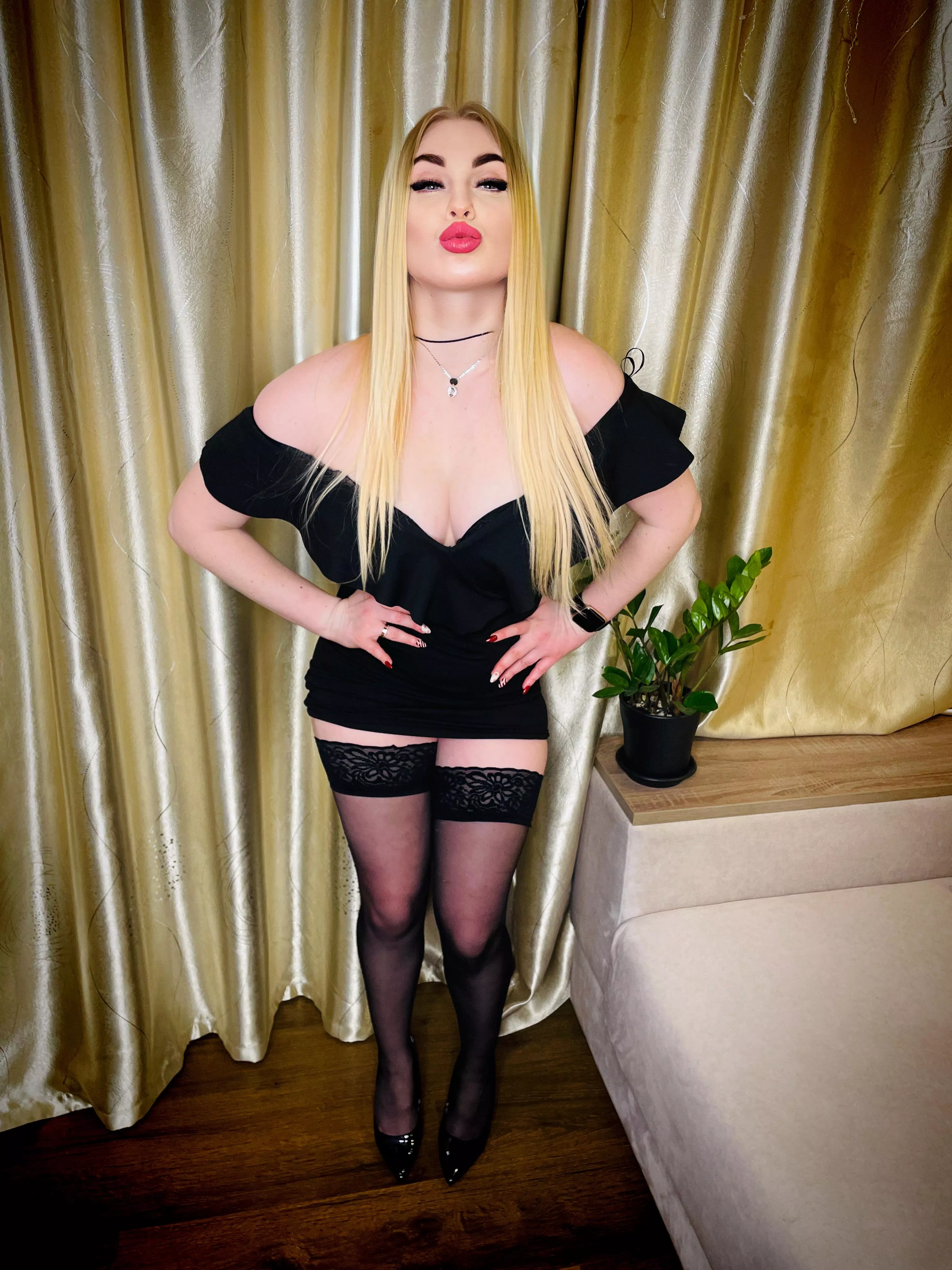 Think I found the perfect outfit posted by hourlyCrimp