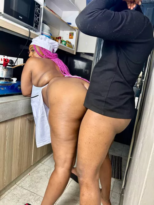 Waiting for you in the kitchen, just like you wanted [f] by Rozie_99