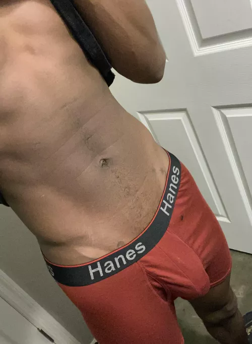 who wants to see what’s underneath ;) ? by Weekly-Life2372