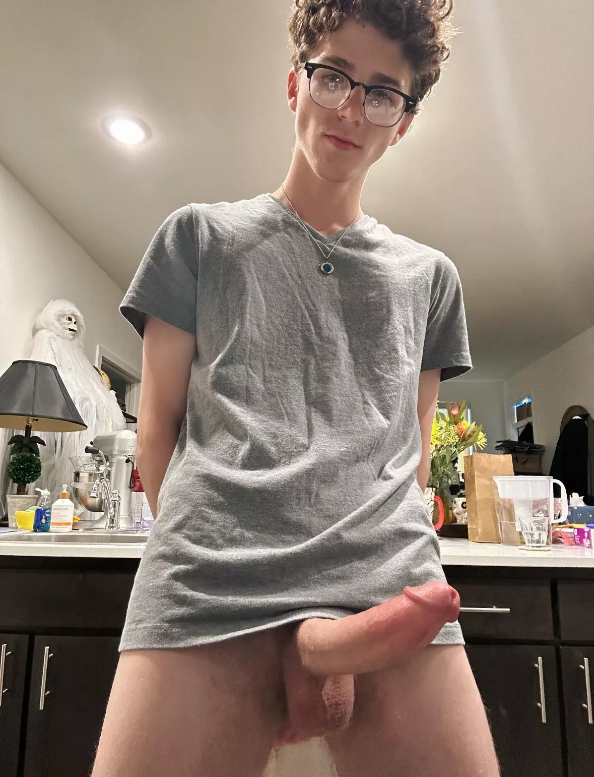 who’s hungry 😋 posted by ItchyInterview9552