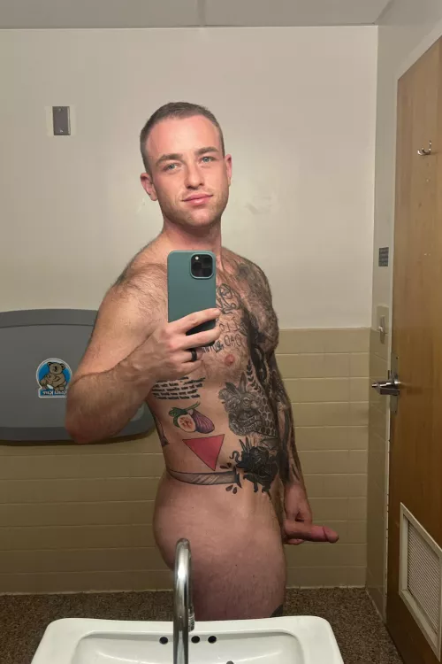 Works dragging. Would you be okay with me being your boss?? by ResponsiblePast3133