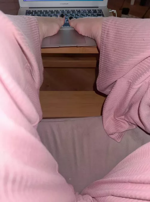 Would look so much better covered in your cumm.. by Mutzkm