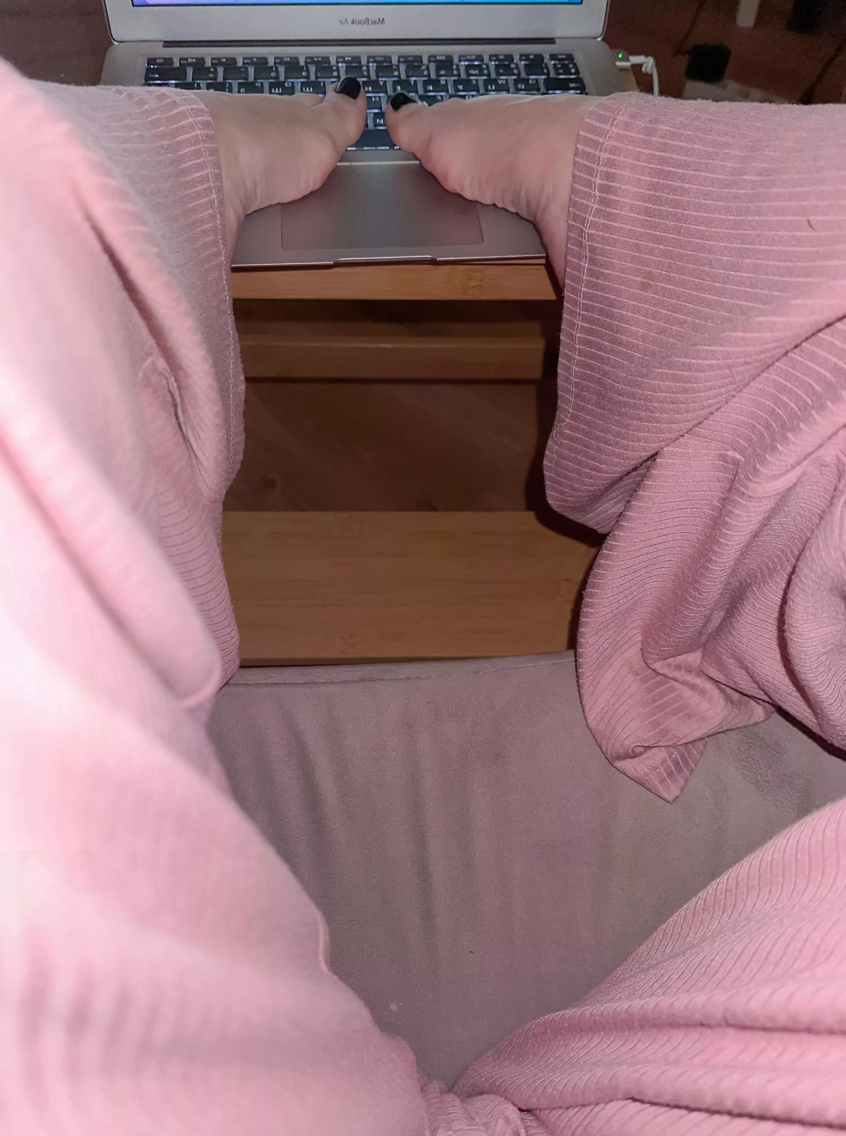 Would look so much better covered in your cumm.. posted by Mutzkm