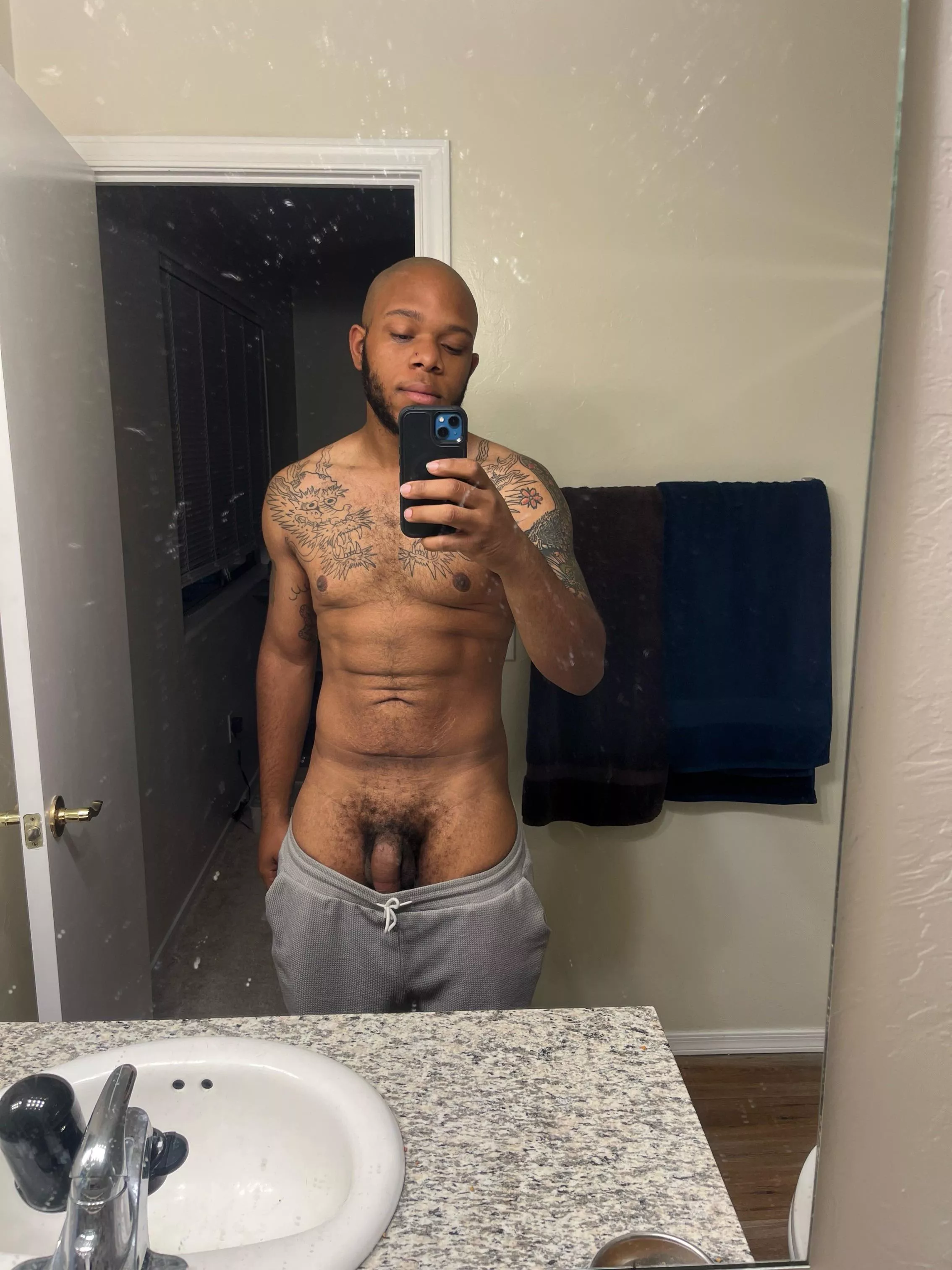 [28] Wanna call off and have a Bro Day? posted by DailyBulgeBulletin