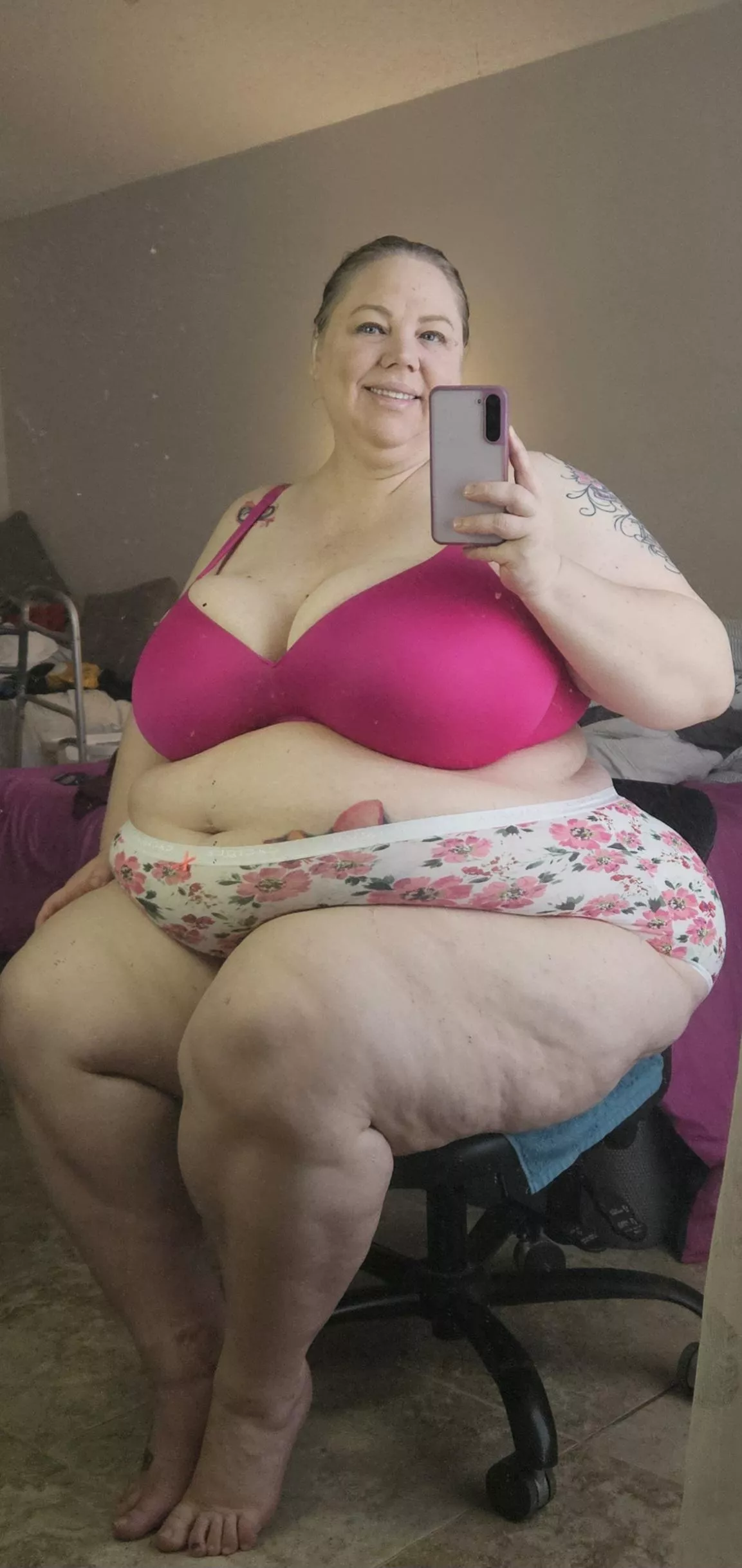 46 I cup , 36/38 panty 🙂 posted by haileyxxxfun