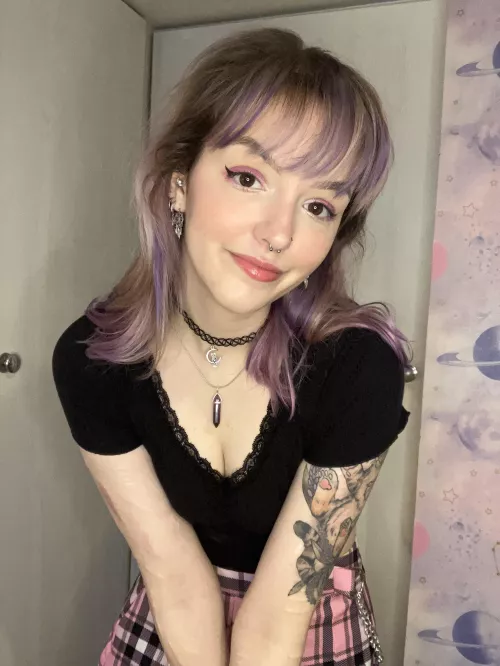 All dressed up and nowhere to go (F) by gibbymoo