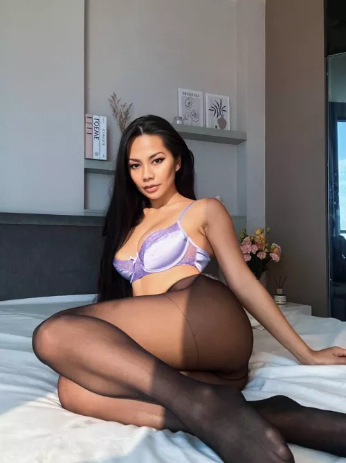 Come lay beside me by ValanorValar